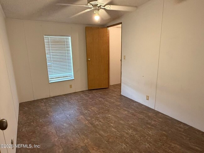 Building Photo - 822 Dawn Ave