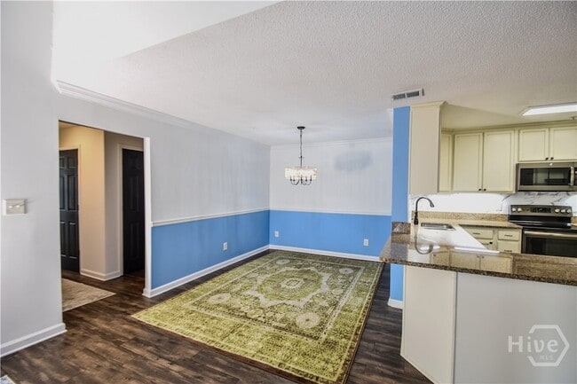 Building Photo - 5301 Walden Park Dr