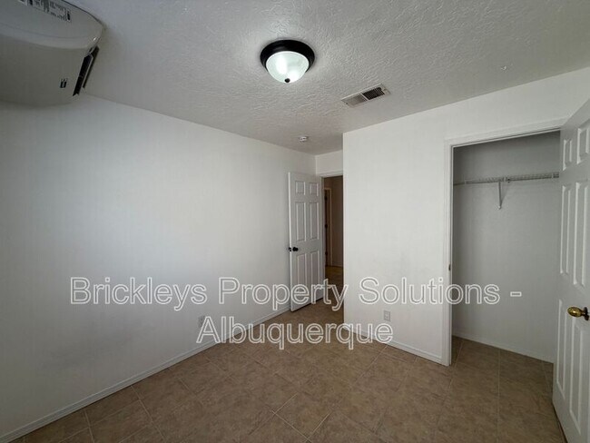 Building Photo - 1405 Secret Valley Dr SW