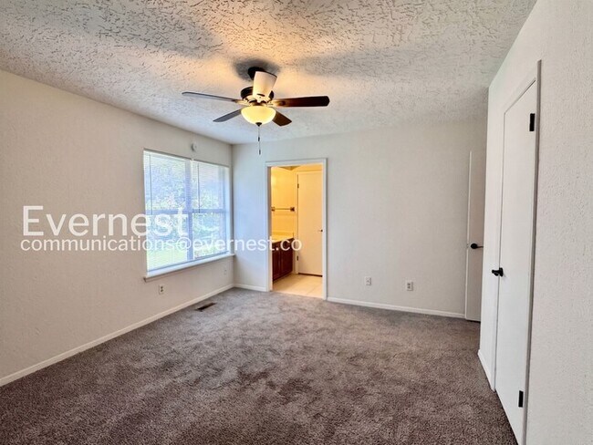 Building Photo - Spacious 4 Bed, 2 Bath Home with Fenced Yard and Two-Car Garage | Pet friendly | Available Now!