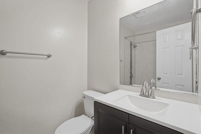 Building Photo - 21580 Columbia St