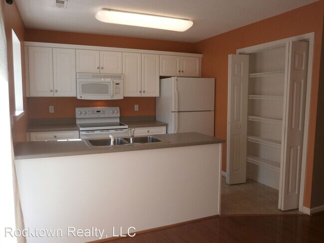 Building Photo - 2 br, 2.5 bath House - 1039 Alexander Hami...