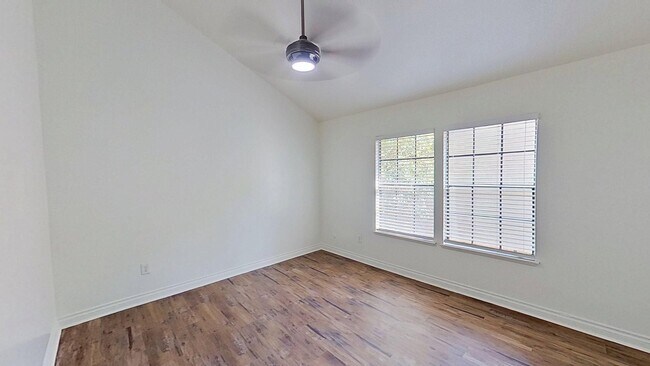 Building Photo - 307 E Chapman Ave