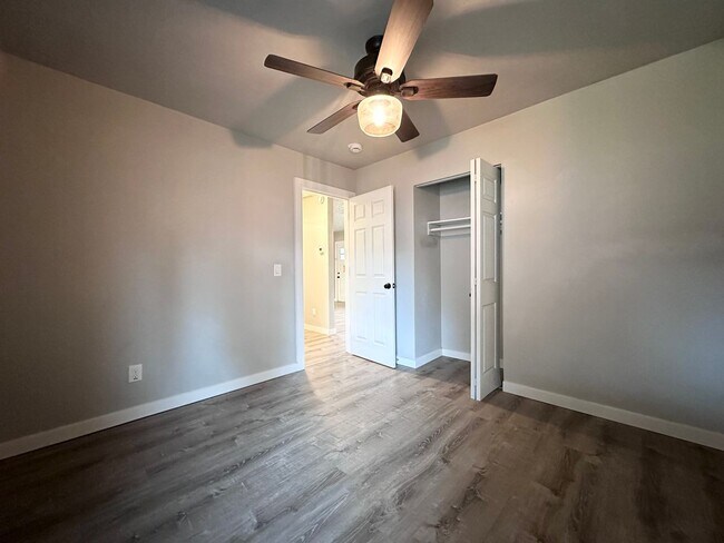 Building Photo - Single Family Home in SE Portland - Large ...