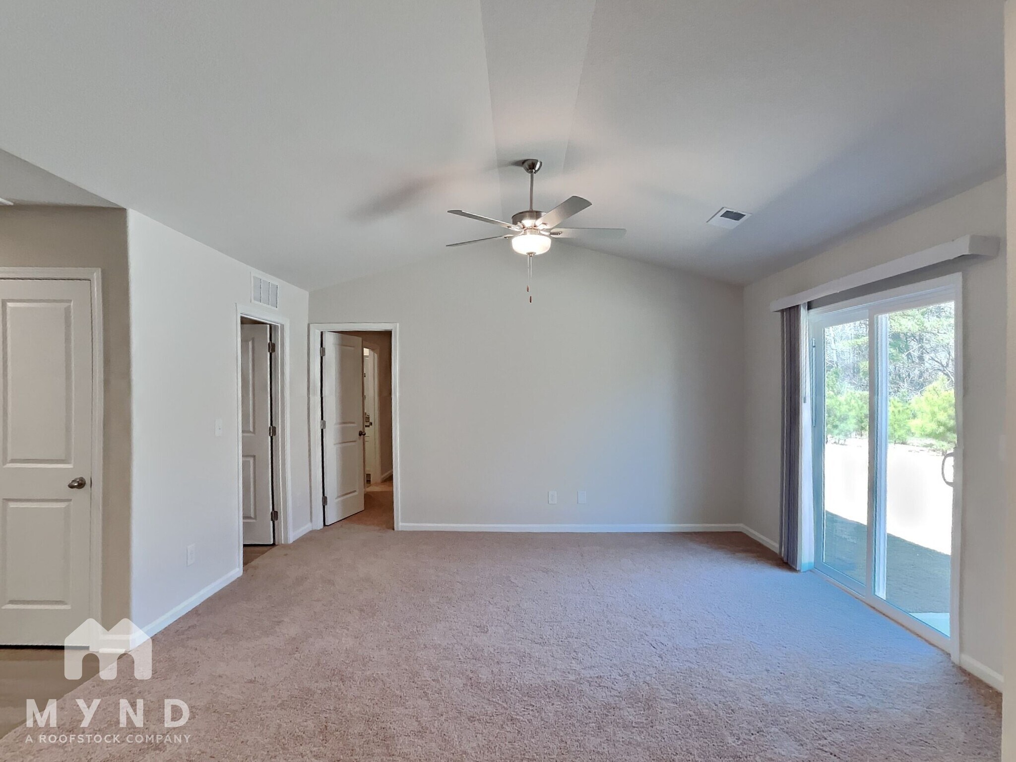 Building Photo - 126 Warwick Dr