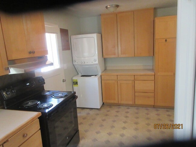Building Photo - (936) 18th Street Home - 3 Bedroom / 2 Bat...