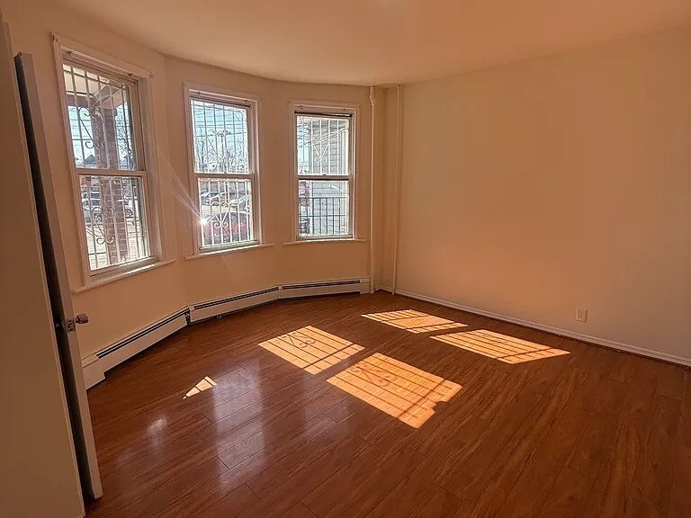 Building Photo - 818 Communipaw Ave