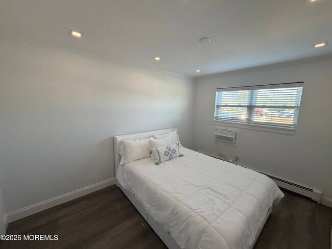 Building Photo - 135 Wharfside Dr