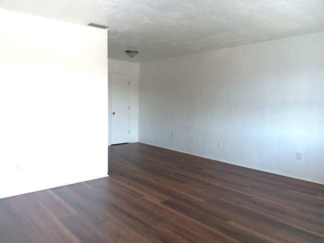 Building Photo - Big space equals big value! Close to Pinellas Trail, beaches & SPC