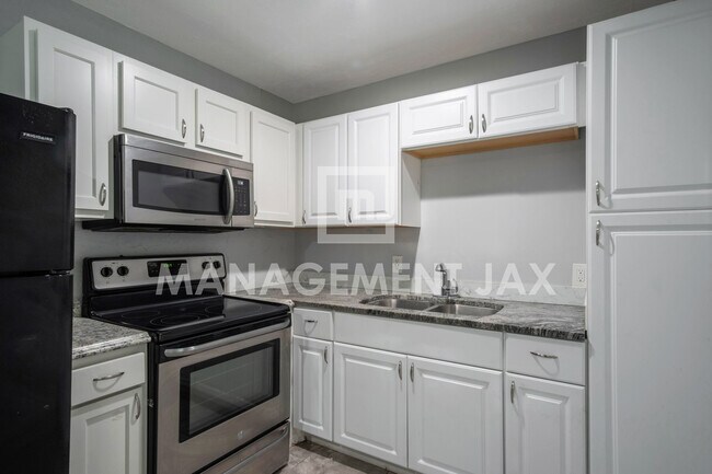 Building Photo - 3824 Penton St