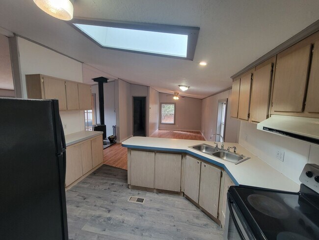 Building Photo - 2 Bedroom, 2 Bathroom in the Cusick Countr...