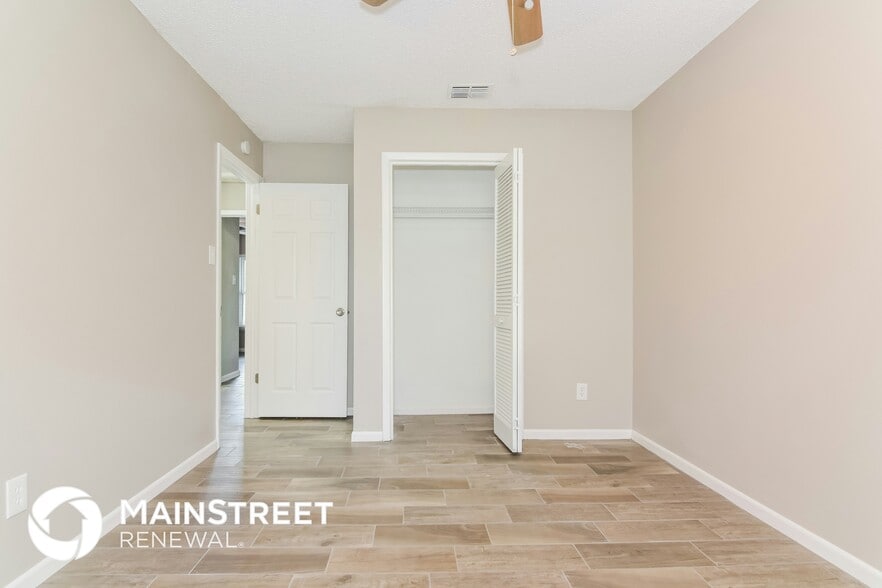 Building Photo - 17606 Shadyside Cir