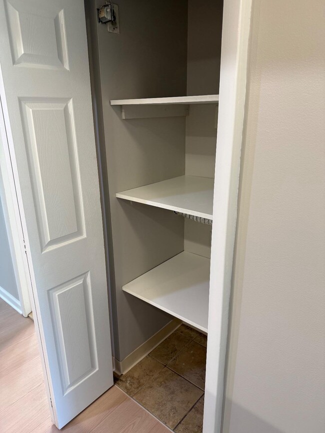 Building Photo - 1203 Crosshill Ct