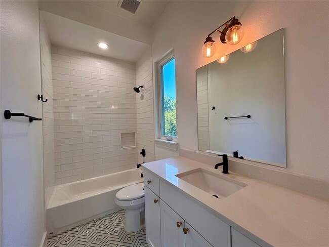 Building Photo - 4010 Clawson Rd