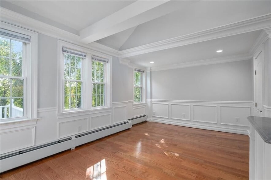 Building Photo - 9 Old Jenckes Hill Rd