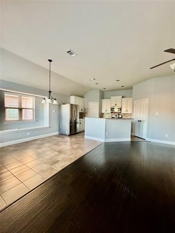 Building Photo - 667 Sharpley Dr