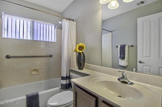 Building Photo - 11260 N 92nd St