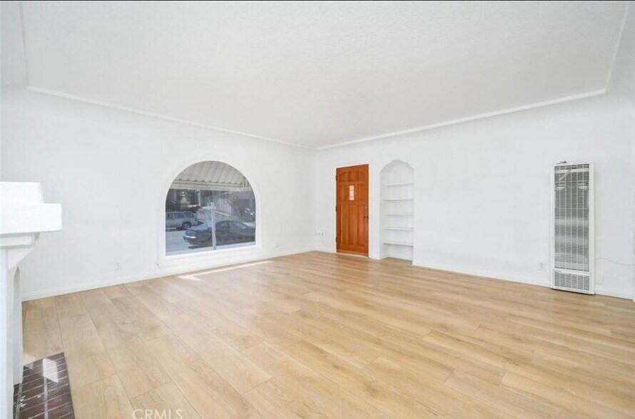 Building Photo - 974 W 13th St