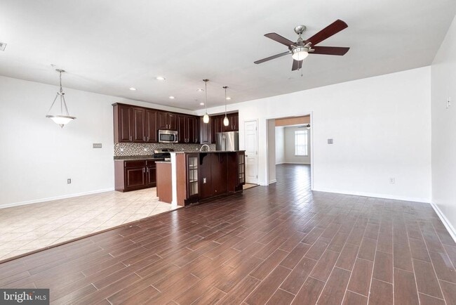 Building Photo - 7558 Stoney Run Dr