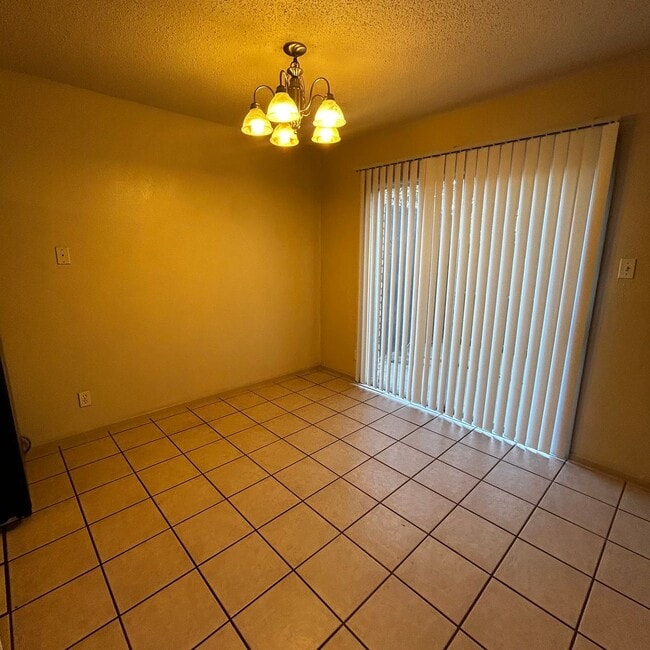 Building Photo - 7204 Creekside Dr