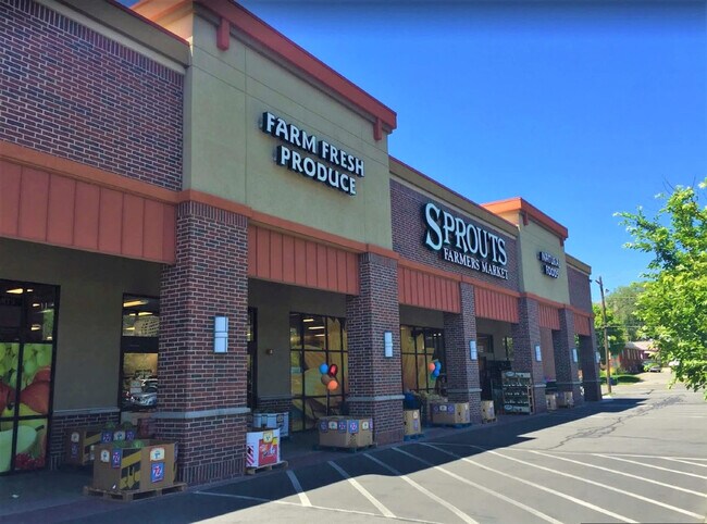 Building Photo - 625 E 200 S