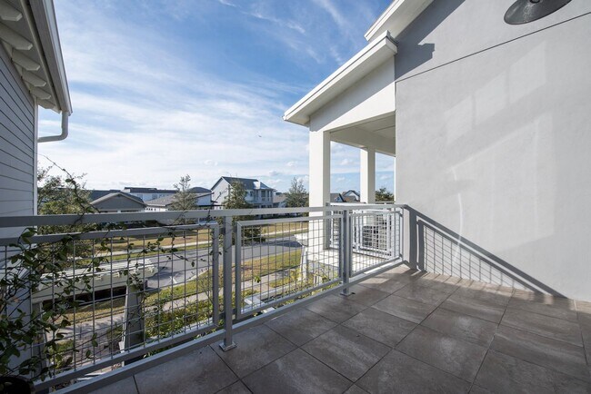 Building Photo - Modern 2 bedroom, 2 bath Townhouse with Bonus Room in the Laureate Park Community of Lake Nona.