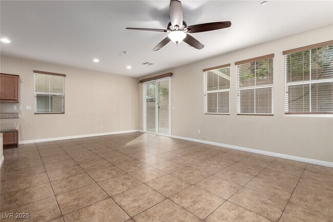 Building Photo - 945 Spiracle Ave