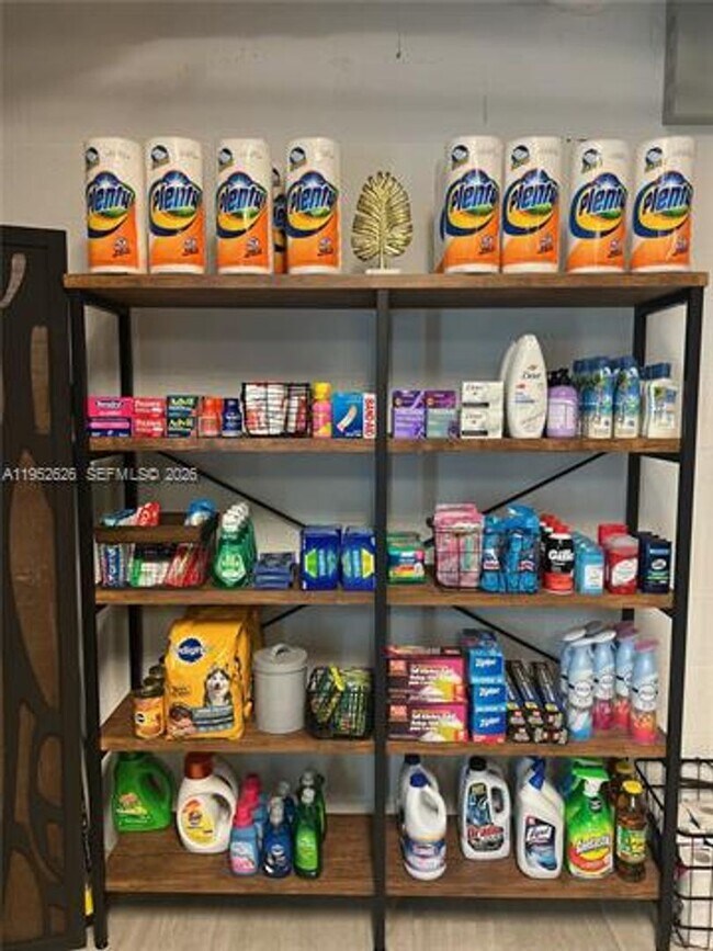 Building Photo - 2900 NE 7th Ave