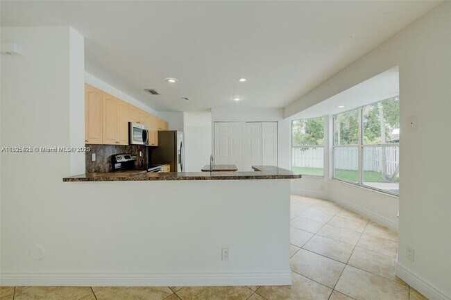 Building Photo - 1127 SW 104th Way