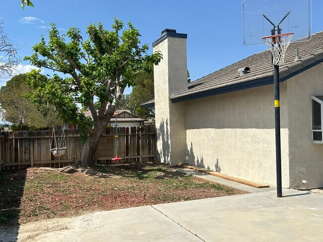 Backyard - 45408 17th St E