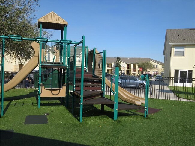 Building Photo - 2806 Club Cortile Cir