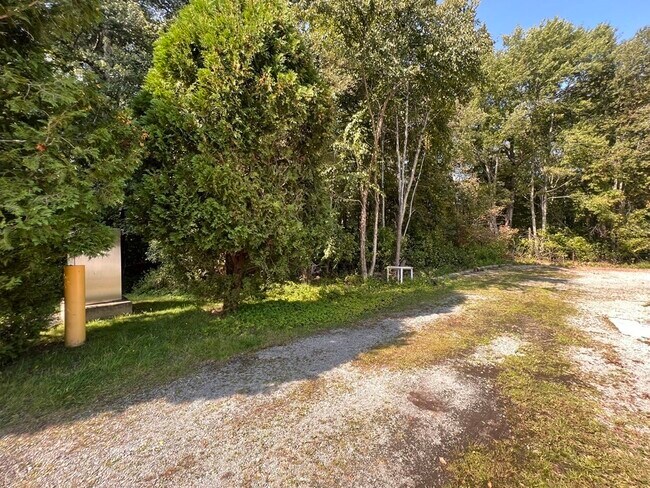 Building Photo - 63A Lakeside Ave