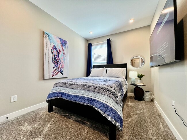 Building Photo - 4 Bedroom, Luxury living in premium location next to Liberty Center and Interstate 75