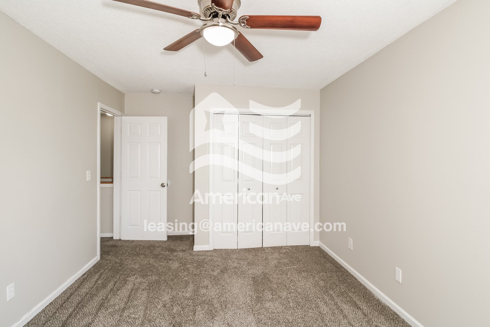 Building Photo - 402 Castle Ridge Dr