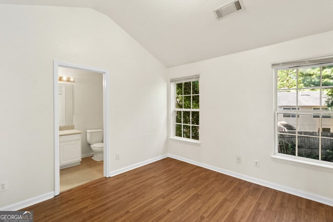 Building Photo - 7113 Brookview Way