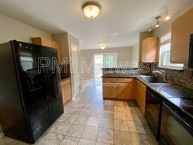 Building Photo - 112 Gazebo Dr