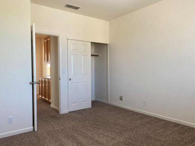 Building Photo - 4212 Theresa Ct