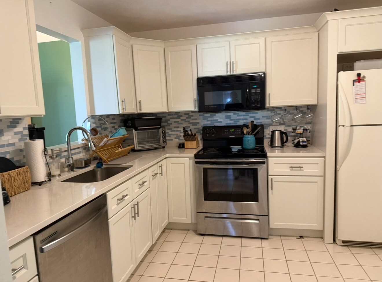 Building Photo - 185 Manville Hill Rd