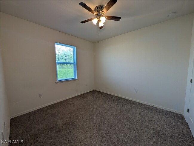 Building Photo - 4208 NE 15th Pl