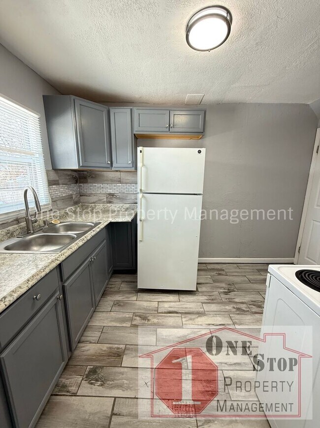 Building Photo - Beautiful 2 Bedroom 1 Bathroom in Kansas City!