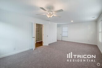 Building Photo - 124 E Rdg Wy