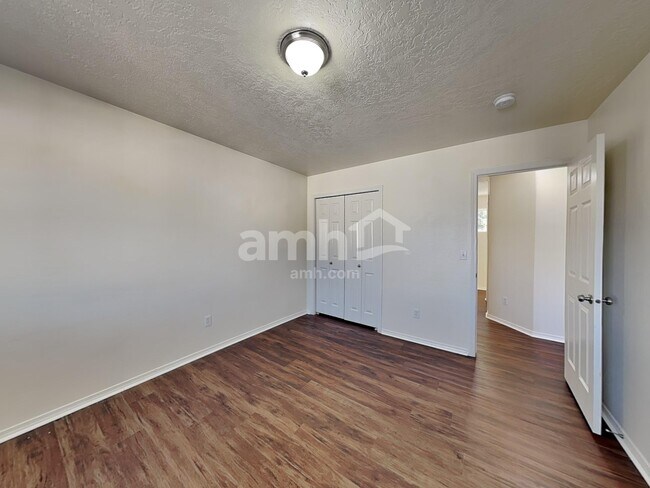 Building Photo - 3342 W Wave Dr