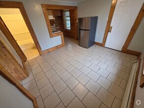 Building Photo - 50 Hanratty St