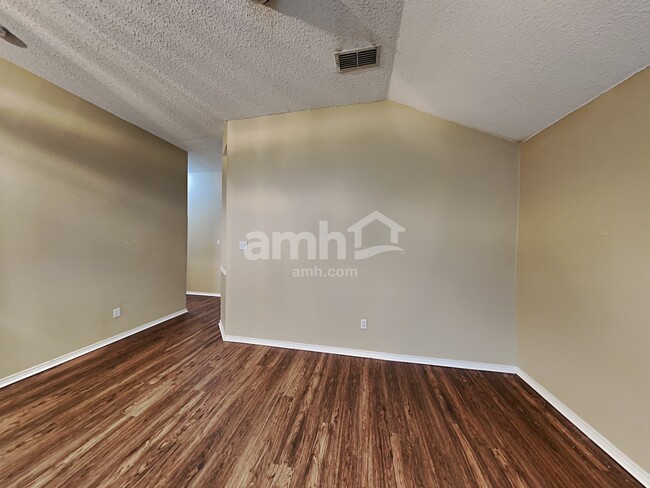 Building Photo - 7914 Clear Fork Trail