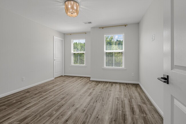 Building Photo - 16848 White Daisy Loop