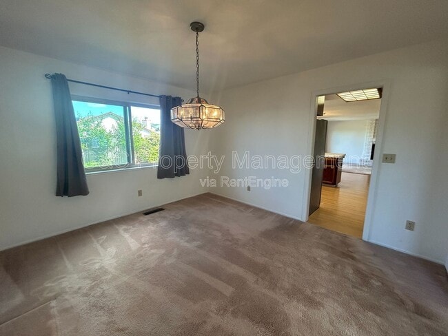 Building Photo - 284 Preakness Ln