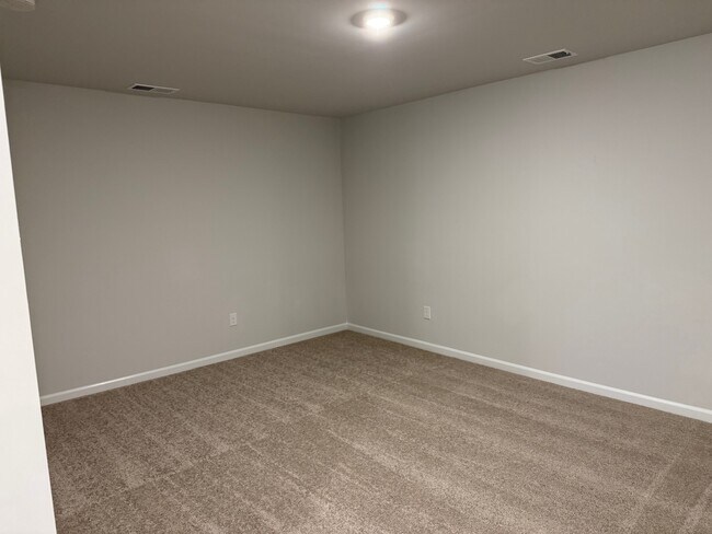 Building Photo - 1033 Arborwood Ln SW