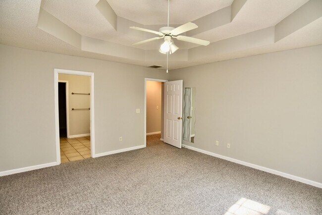 Building Photo - 121 Laurenburg Dr