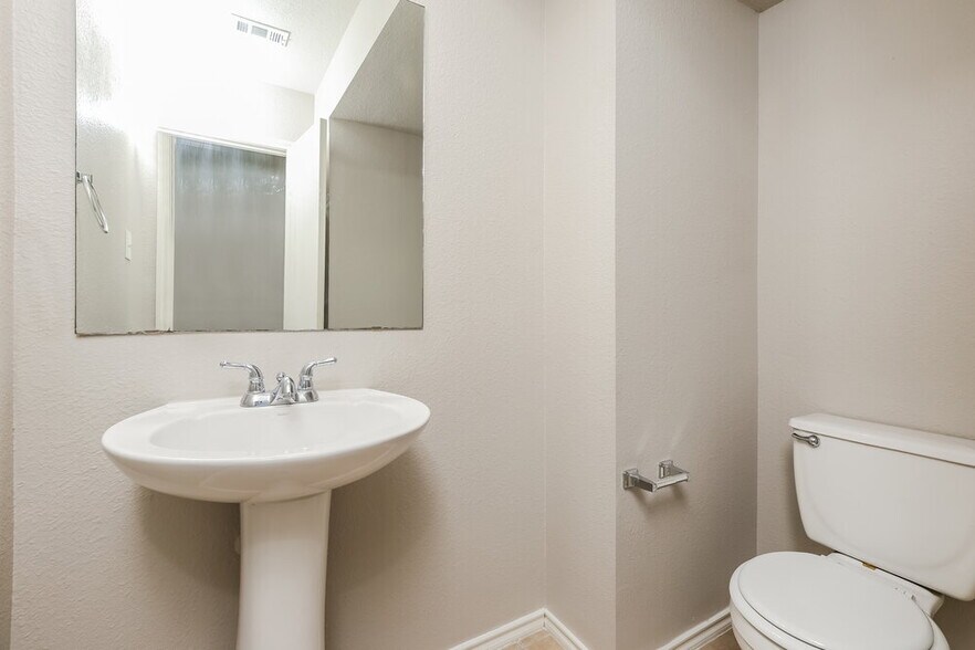 Building Photo - 113 Sunrise Falls