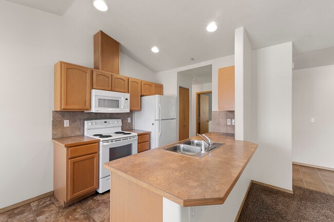 Building Photo - Barker Ridge